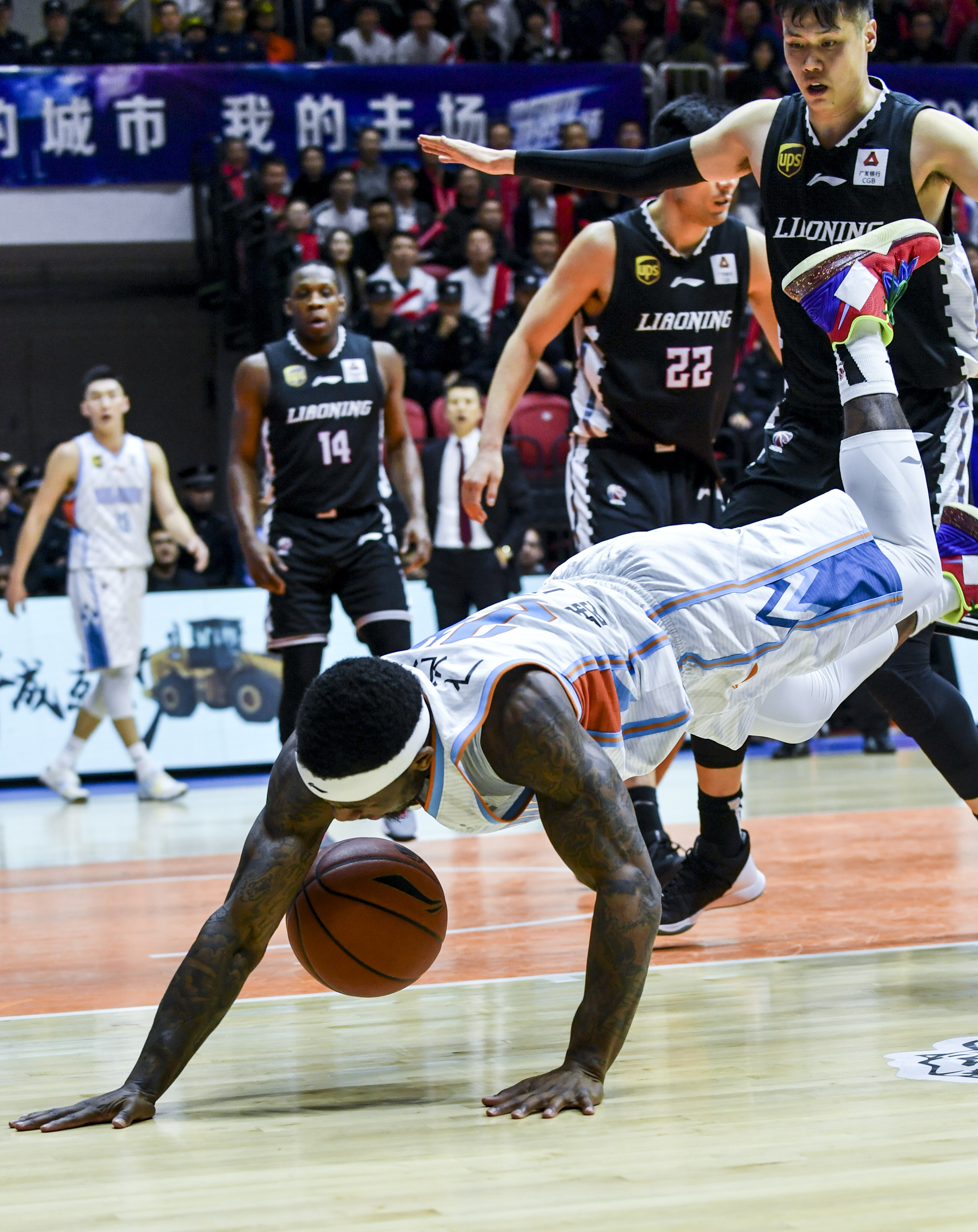 CBA季后赛清晨走向成谜，摩纳哥回应争议，压力陡增，训练强度明显提升的简单介绍