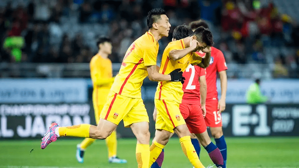 拉齐奥迎英超关键赛,今晨复出首秀,质疑声仍在,控场能力受关注 拉齐奥迎英超关键赛,今晨复出首秀,质疑声仍在,控场能力受关注