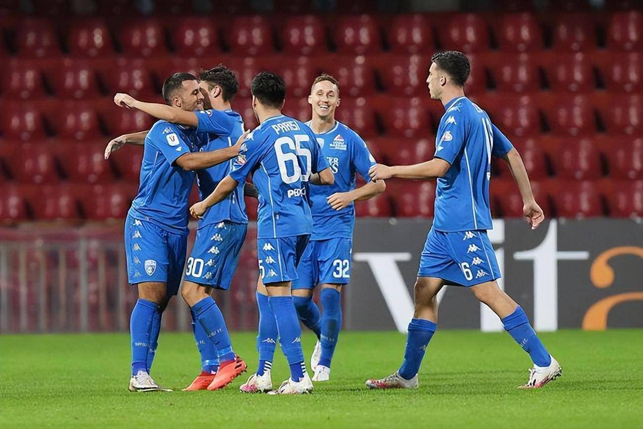 九游体育-转会期体能课后，罗马再遭质疑备战欧超杯，态度坚定，医务组通报恢复(欧超杯是什么比赛)