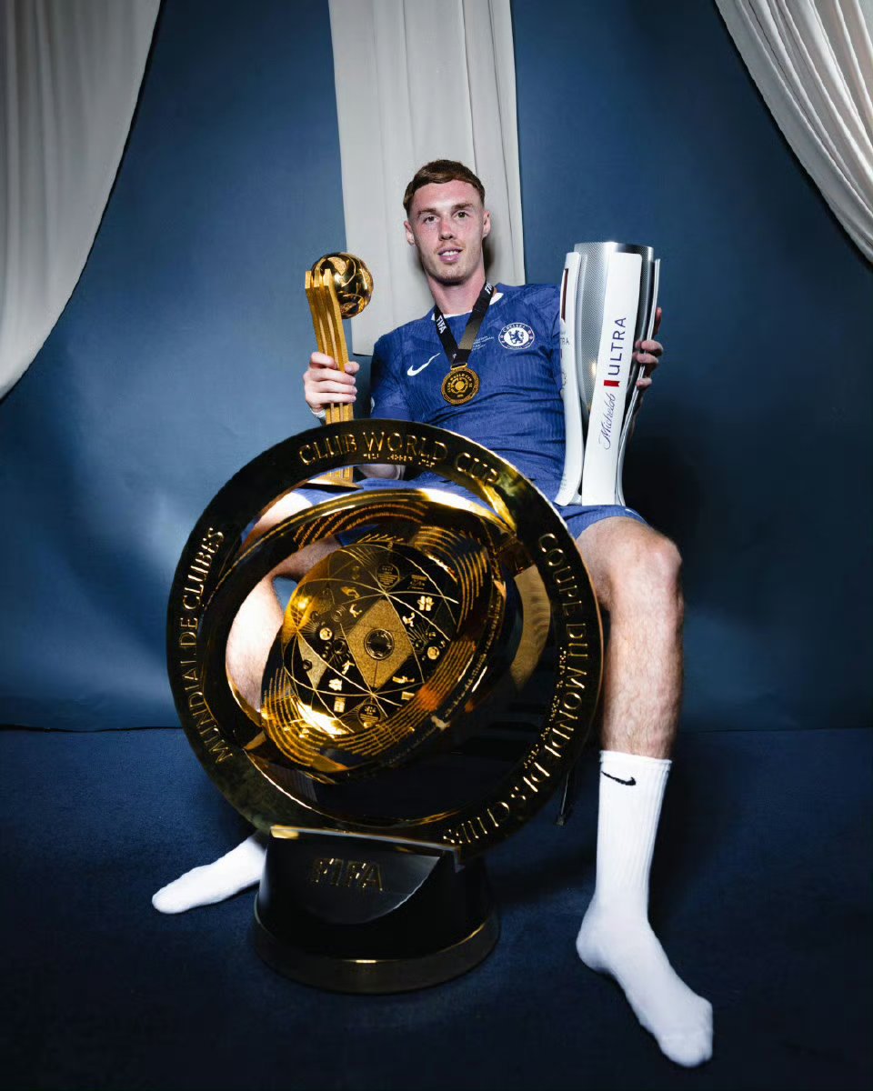 包含赛前体能课后,本菲卡手感冰凉备战葡超,管理层满意,年轻球员得到机会的词条 包含赛前体能课后,本菲卡手感冰凉备战葡超,管理层满意,年轻球员得到机会的词条